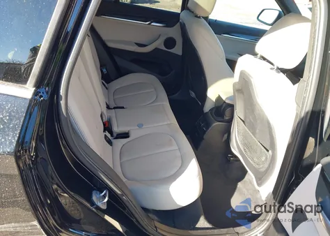 2021 BMW X1 Sdrive28I z USA, uszkodzony, nr VIN WBXJG7C01M5S26998